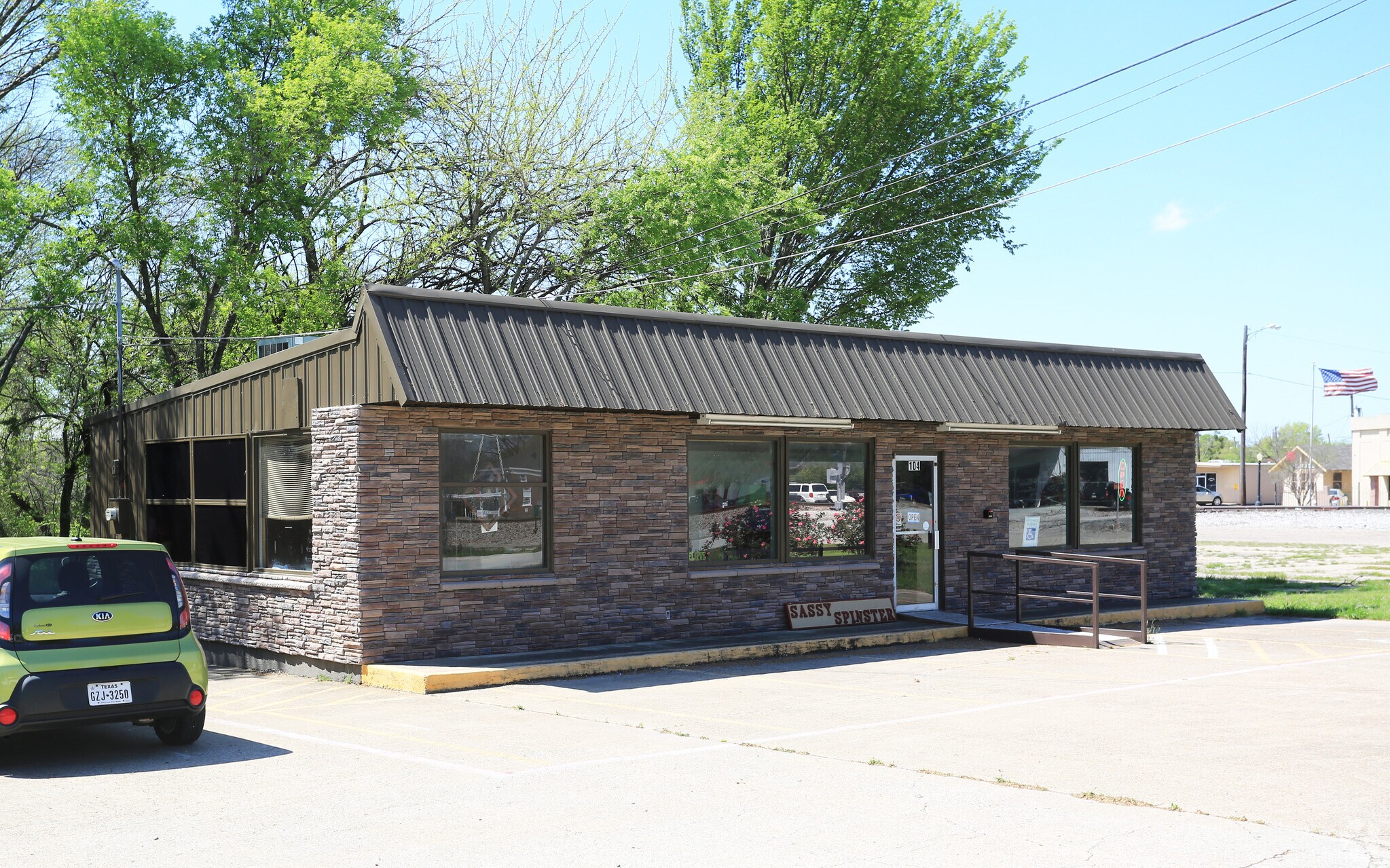 104 Pierce Rd, Red Oak, TX for sale Primary Photo- Image 1 of 1