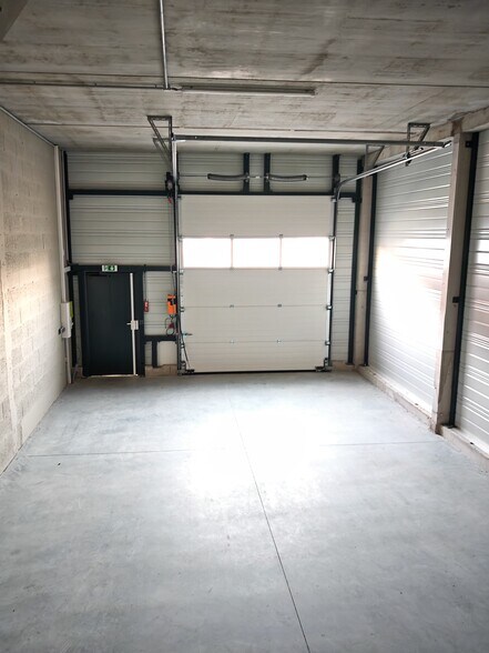 5 Allée Jacques Delors, Gradignan for lease - Interior Photo - Image 2 of 7