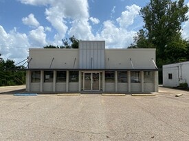 920 S Gloster St, Tupelo MS - Drive Through Restaurant