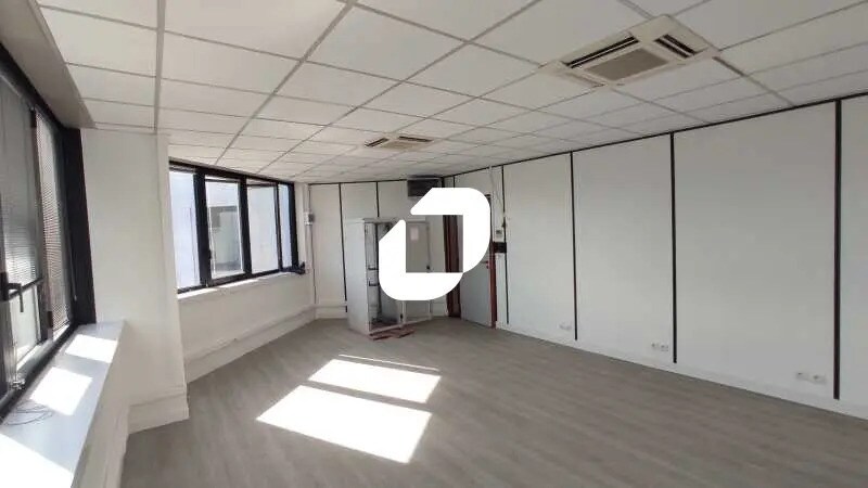 Office in Le Kremlin-Bicêtre for lease - Interior Photo - Image 3 of 8