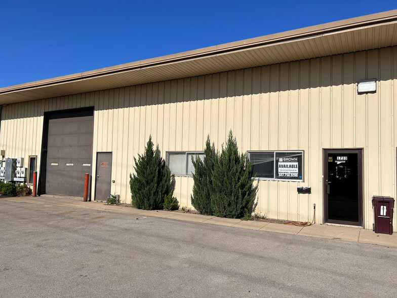 1715-1743 E Wilson Rd, Batavia, IL for lease - Building Photo - Image 2 of 6