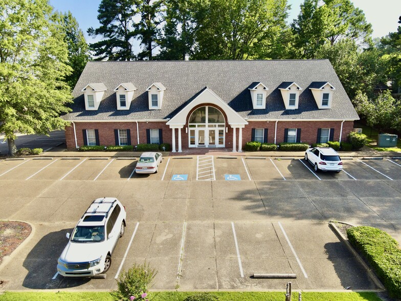 5898 Ridgewood Rd, Jackson, MS for lease - Building Photo - Image 1 of 7