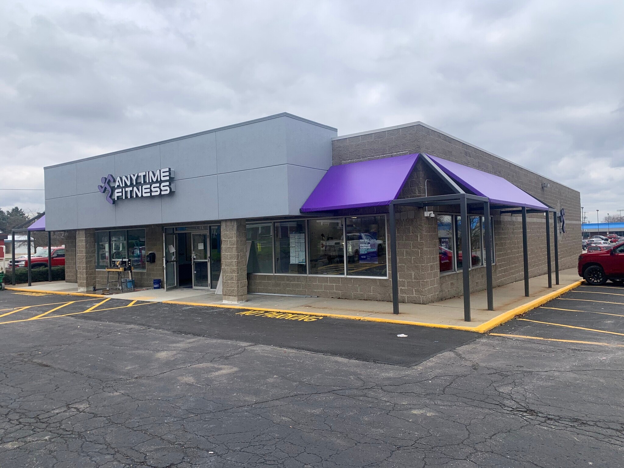 2284 Brodhead Rd, Aliquippa, PA 15001 Hopewell Shopping Center