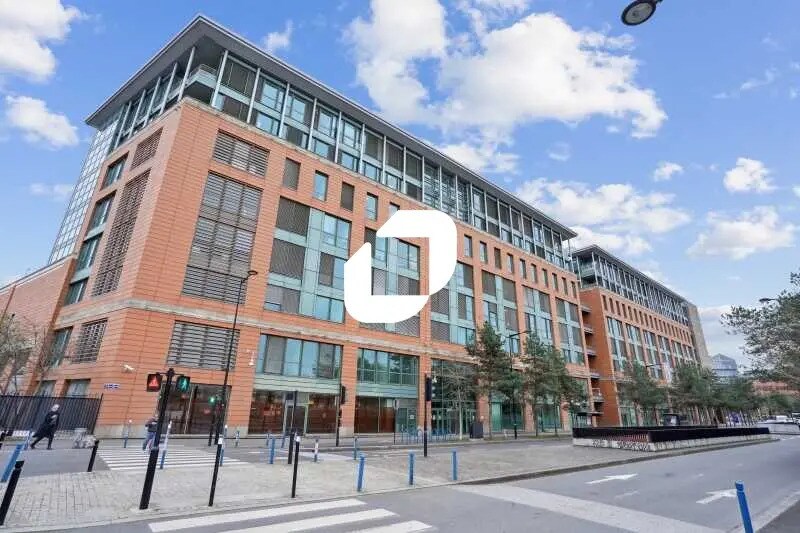 Office in Aubervilliers for lease - Building Photo - Image 1 of 14