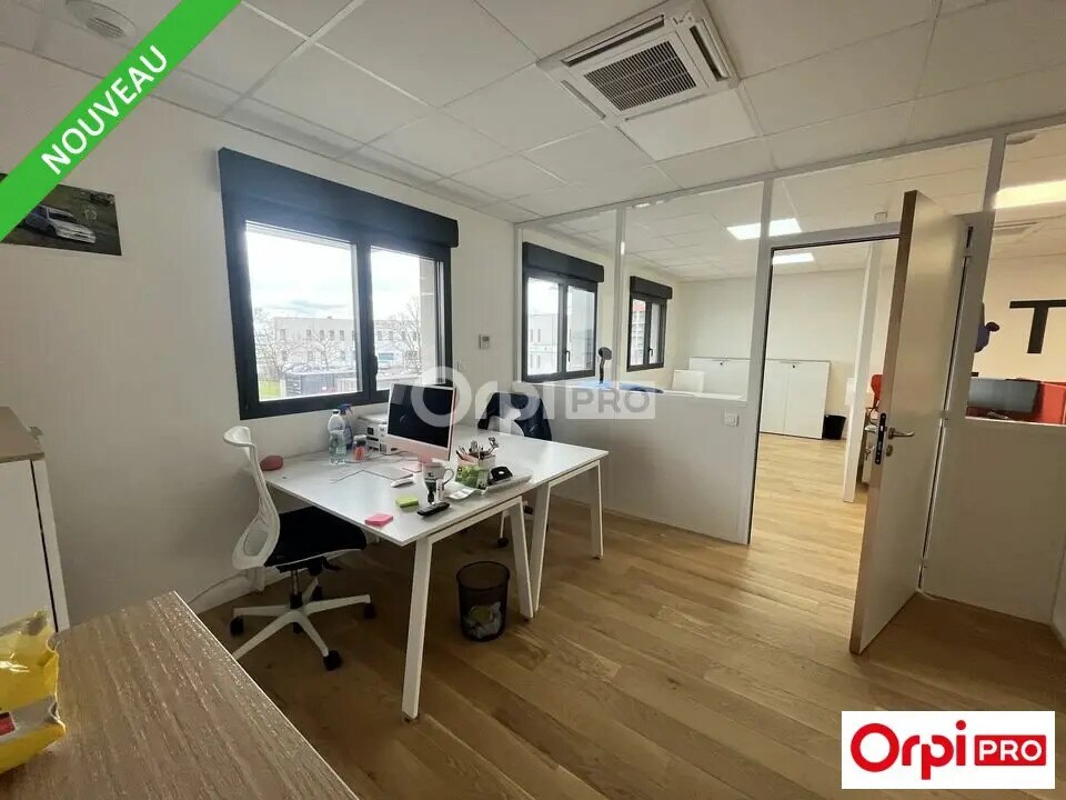 Office in Valence for sale Interior Photo- Image 1 of 6