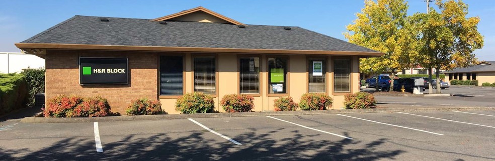 1585 N Pacific Hwy, Woodburn, OR for lease - Building Photo - Image 1 of 4