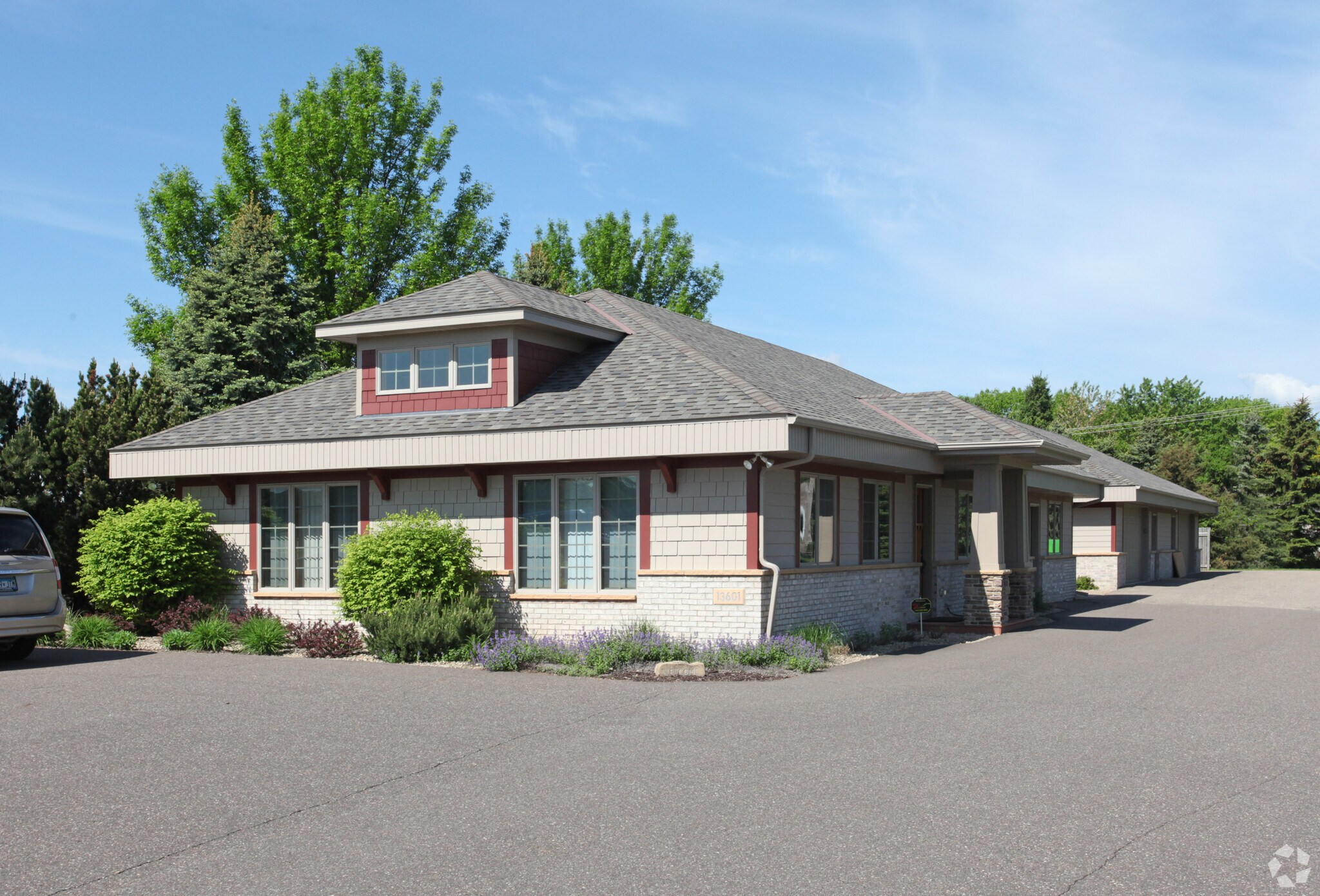 13601 N Balsam Ln, Dayton, MN for sale Primary Photo- Image 1 of 1