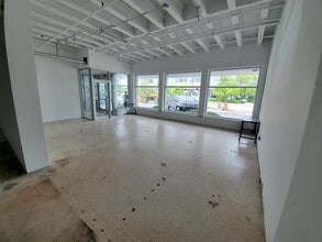 2751 N Miami Ave, Miami, FL for lease Interior Photo- Image 1 of 5