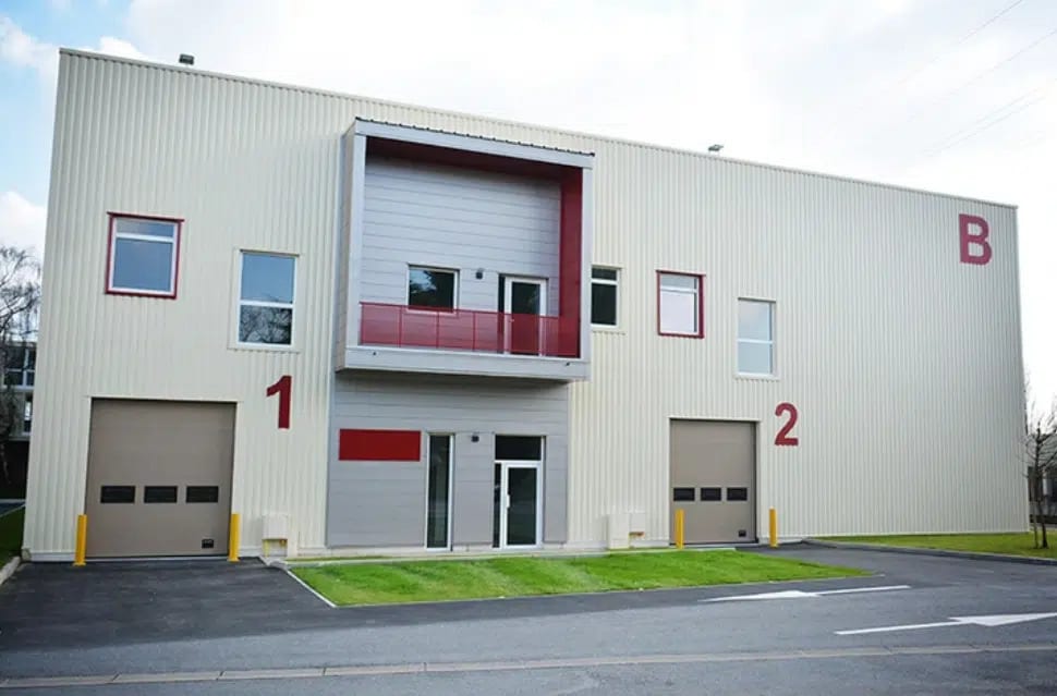 Location Entrepôt 255 m² - Photo 1