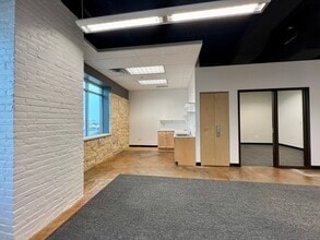 124 Walnut St E, Mankato, MN for lease Interior Photo- Image 2 of 8