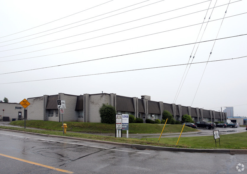 55 Mills Rd, Ajax, ON for lease - Building Photo - Image 2 of 5