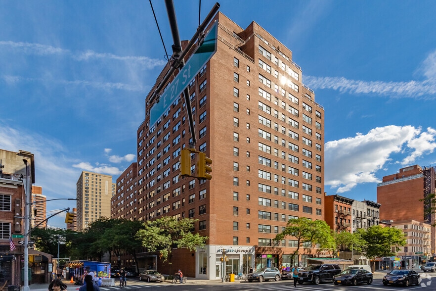 200 E 27th St, New York, NY for lease - Building Photo - Image 3 of 6