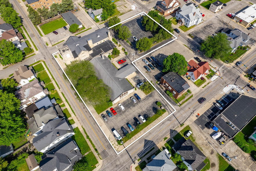 418 W Adams St, Muncie, IN for sale - Aerial - Image 1 of 36