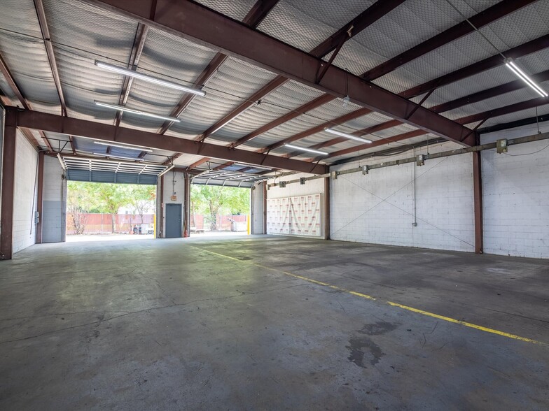 1713 NW Dallas St, Grand Prairie, TX for lease - Interior Photo - Image 3 of 8