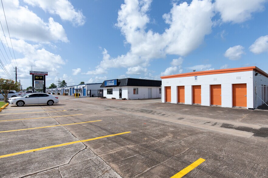 15502 Highway 3, ster, TX 77598 Flex for Lease