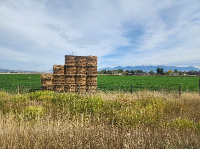 123 Weaver Rd, Belgrade, MT for sale - Primary Photo - Image 1 of 7