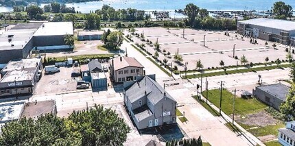 1027 S Main St, Oshkosh, WI - AERIAL  map view