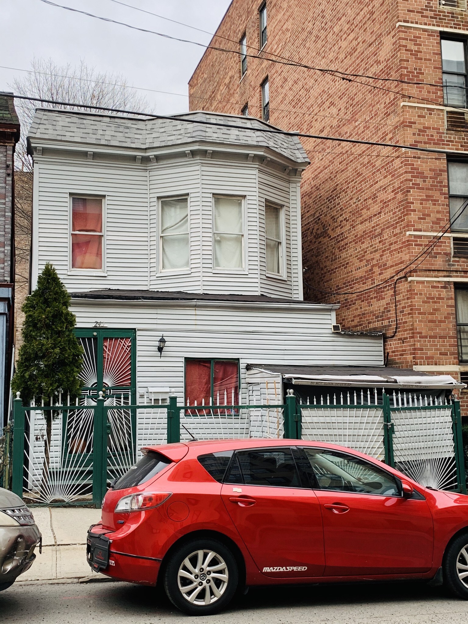 243 E 202nd St, Bronx, NY for sale Primary Photo- Image 1 of 1