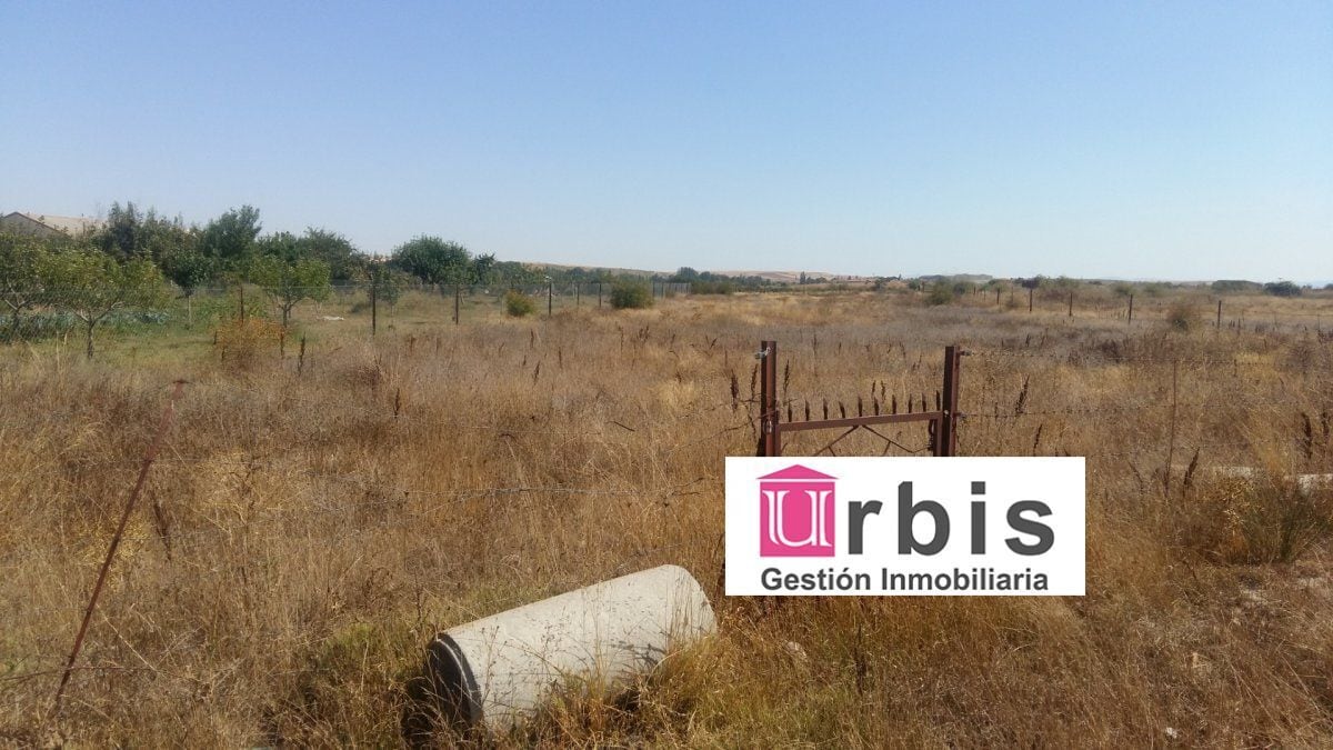 Land in Éjeme for sale Building Photo- Image 1 of 5