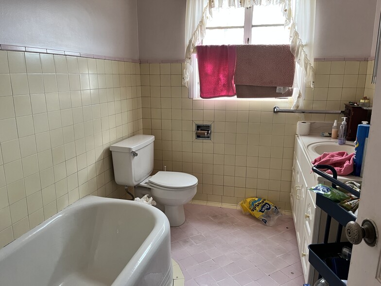 41699 Acacia Ave, Hemet, CA for sale - Building Photo - Image 2 of 22