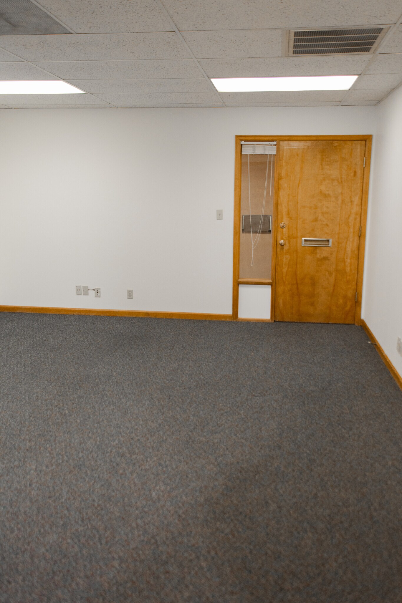 3730 Sinton Rd, Colorado Springs, CO for sale Interior Photo- Image 1 of 4