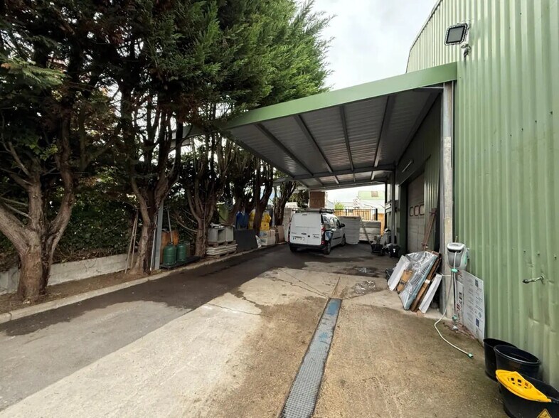 Flex in Saint-Michel-sur-Orge for sale - Building Photo - Image 2 of 9