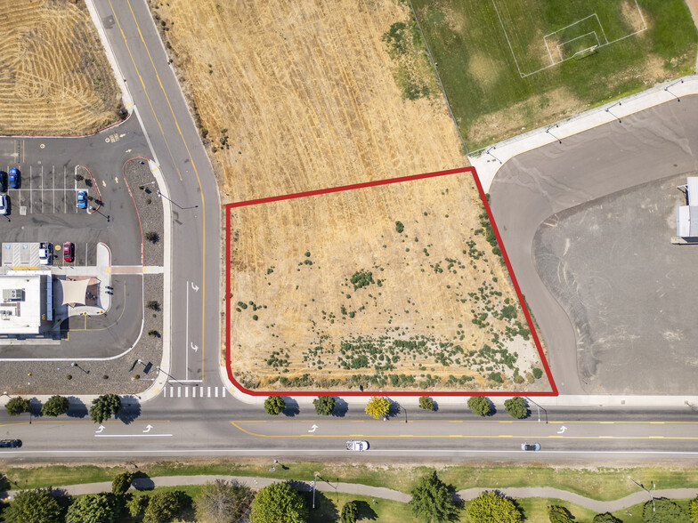 E Grande Vista Way, Grandview, WA for sale - Building Photo - Image 2 of 9