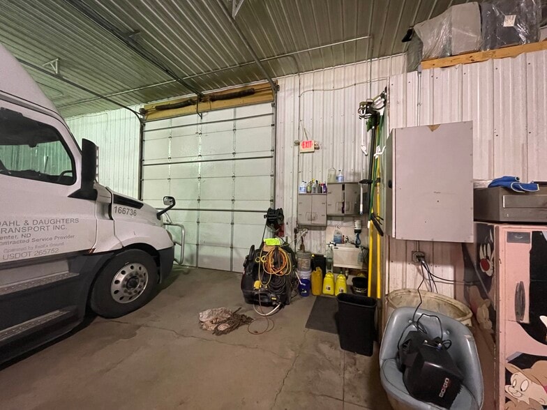 6941 Aurora St, Bismarck, ND for lease - Building Photo - Image 2 of 7