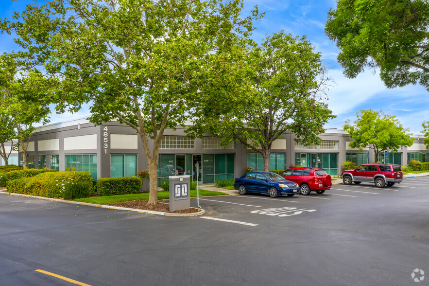 48501 Warm Springs Blvd, Fremont, CA for lease - Building Photo - Image 1 of 9