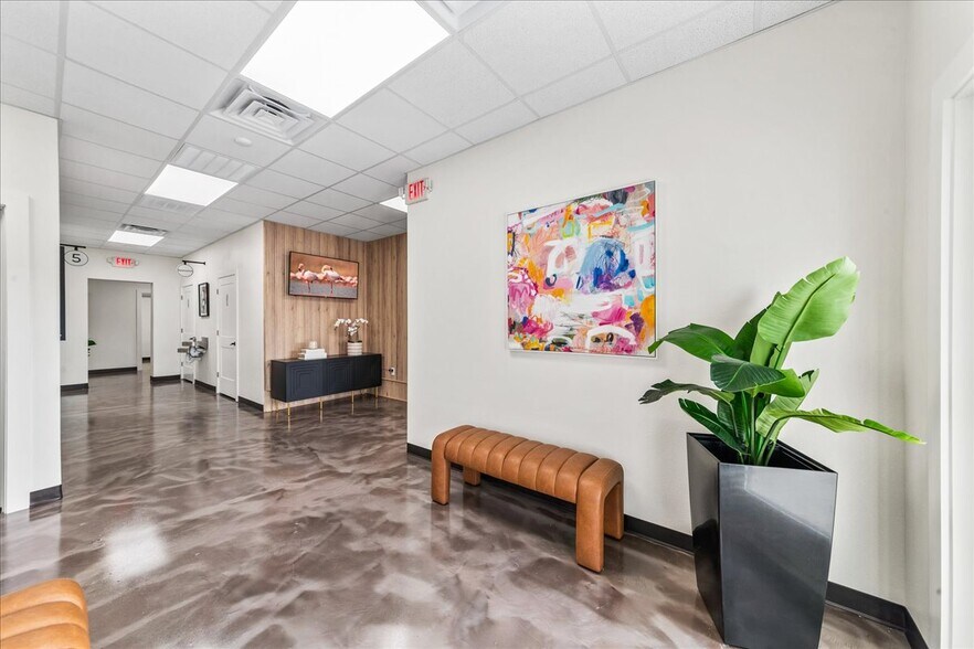 566 Barton Blvd, Rockledge, FL for lease - Building Photo - Image 3 of 14