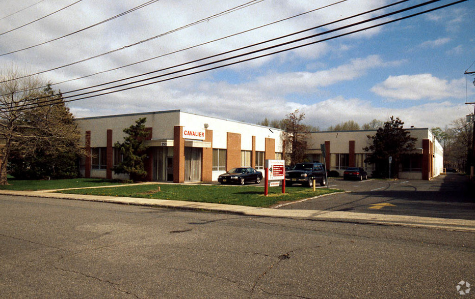 250 Sheffield St, Mountainside, NJ for lease - Building Photo - Image 2 of 7