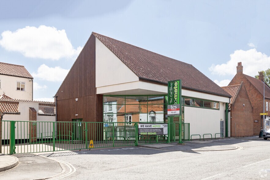 29 Upgate, Louth for lease - Building Photo - Image 1 of 9