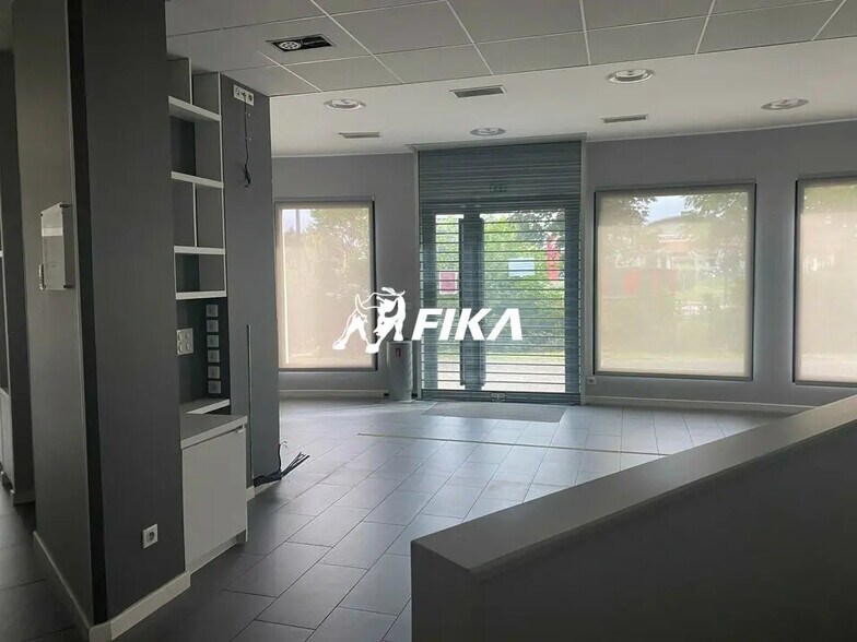 Office in Toulouse for lease - Building Photo - Image 3 of 9