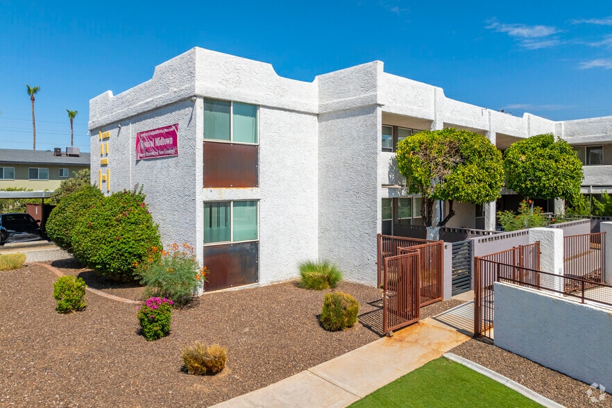 1220 E Medlock Dr, Phoenix, AZ for sale - Primary Photo - Image 2 of 11