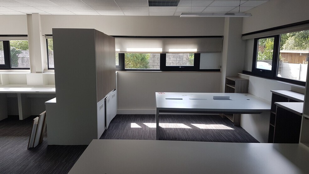 11 Rue Pablo Neruda, Villenave-d'Ornon for lease - Building Photo - Image 3 of 10