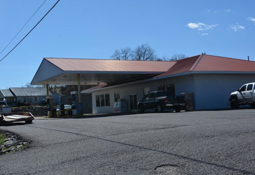 313 N Main St, Lobelville, TN for sale Primary Photo- Image 1 of 1