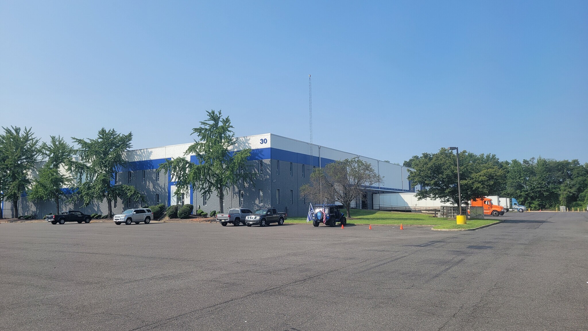 30 Runway Rd, Levittown, PA for lease Building Photo- Image 1 of 10