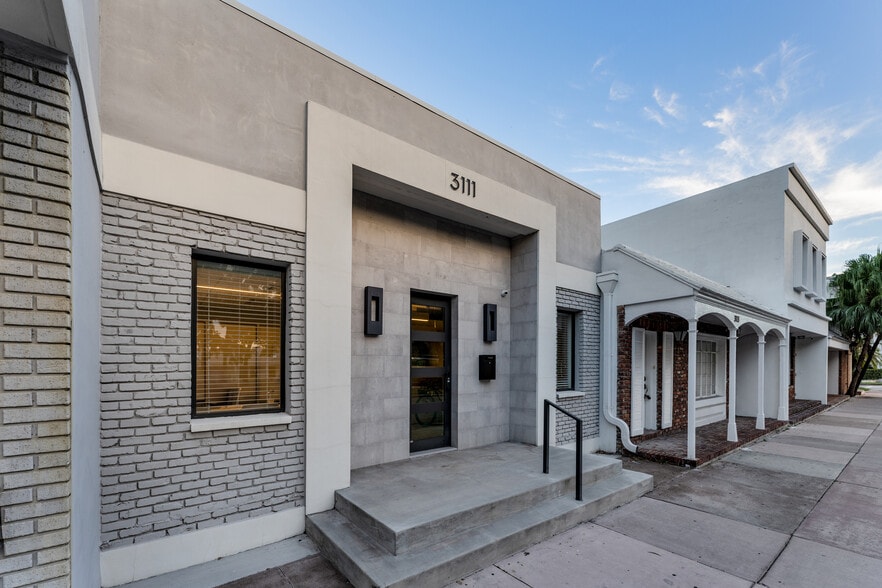 3111 Ponce De Leon Blvd, Coral Gables, FL for lease - Building Photo - Image 2 of 11
