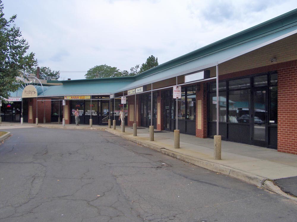 2323 Whitney Ave, Hamden, CT 06518