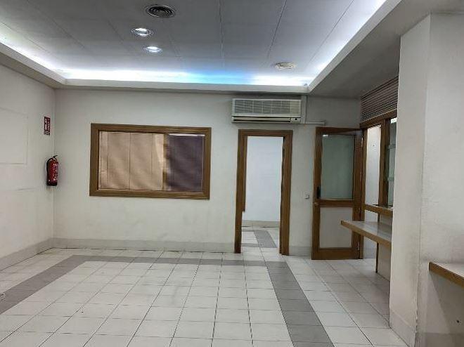 Retail in Béjar for lease - Building Photo - Image 2 of 4