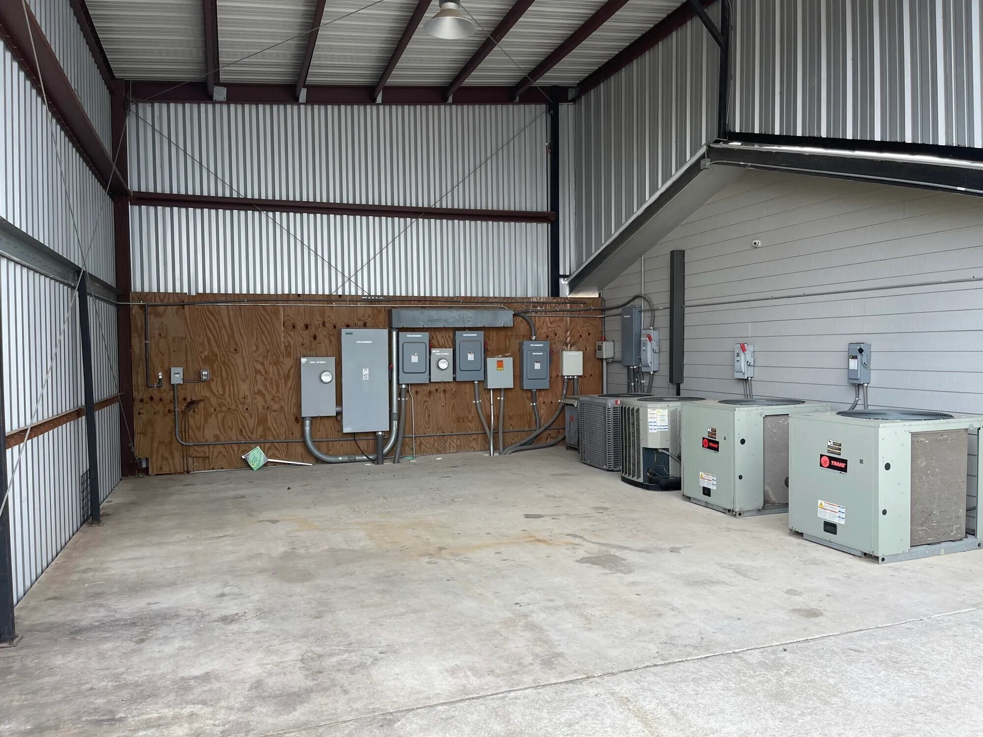 15102 Interstate 45, Conroe, TX for sale Interior Photo- Image 1 of 9