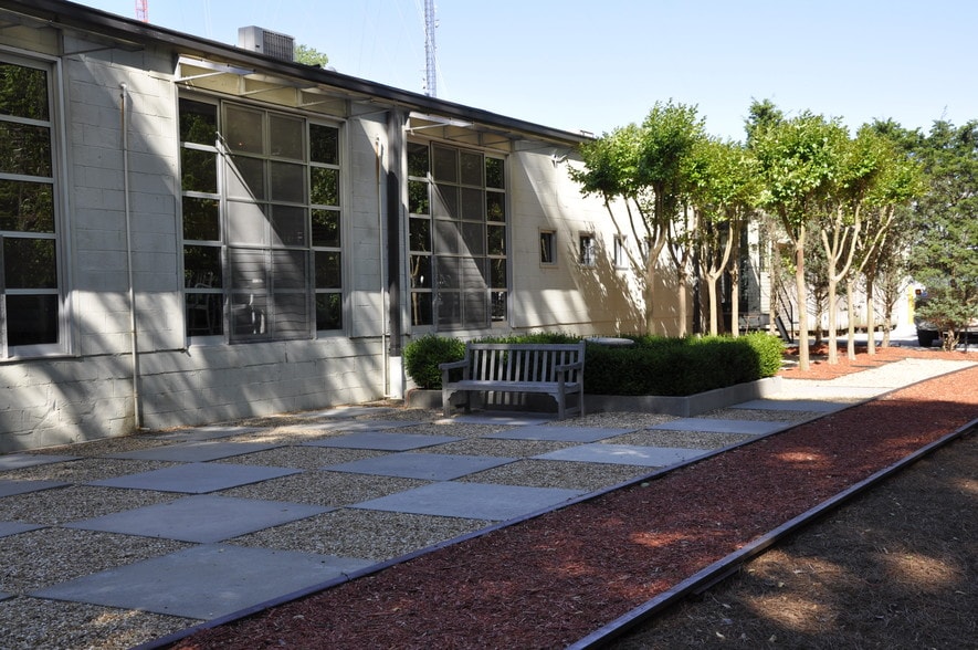 1123 Zonolite Rd NE, Atlanta, GA for lease - Primary Photo - Image 1 of 22