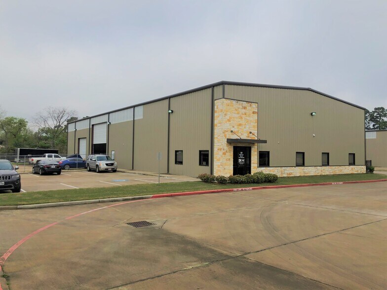 501 Hickerson St, Conroe, TX for lease - Building Photo - Image 3 of 5