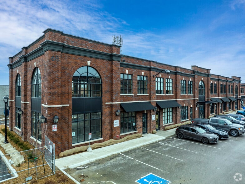 66 Jutland Rd, Toronto, ON for lease - Building Photo - Image 2 of 4