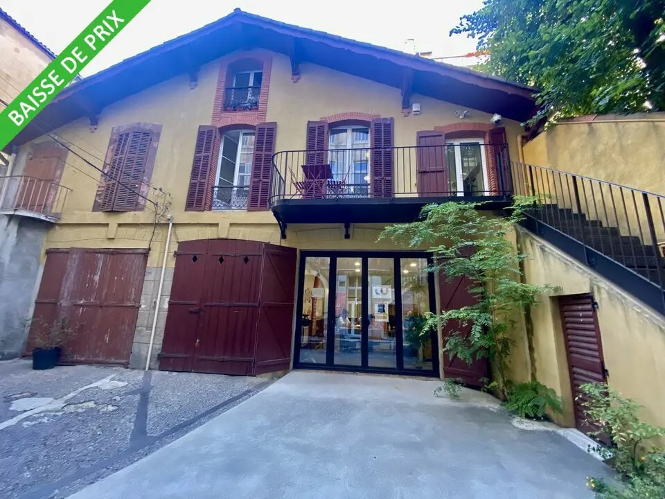 Office in Marseille for lease Building Photo- Image 1 of 7