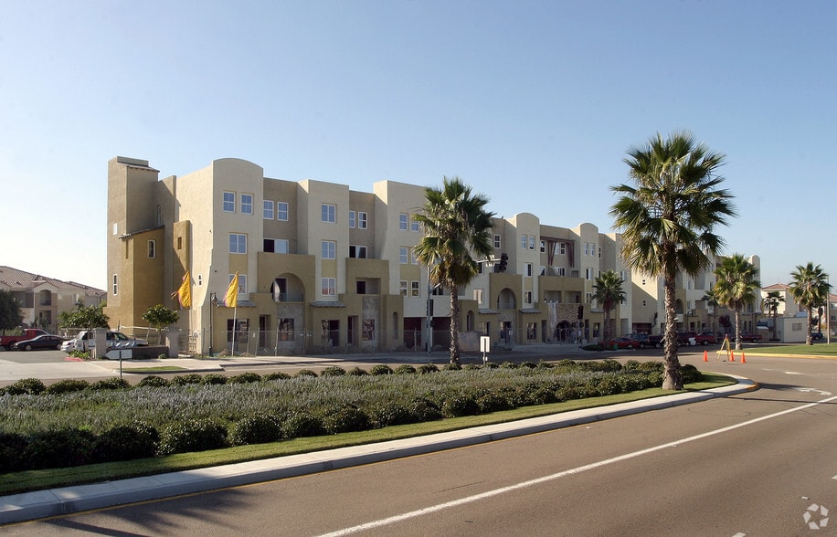 1730-1760 E Palomar St, Chula Vista, CA for lease - Building Photo - Image 2 of 5