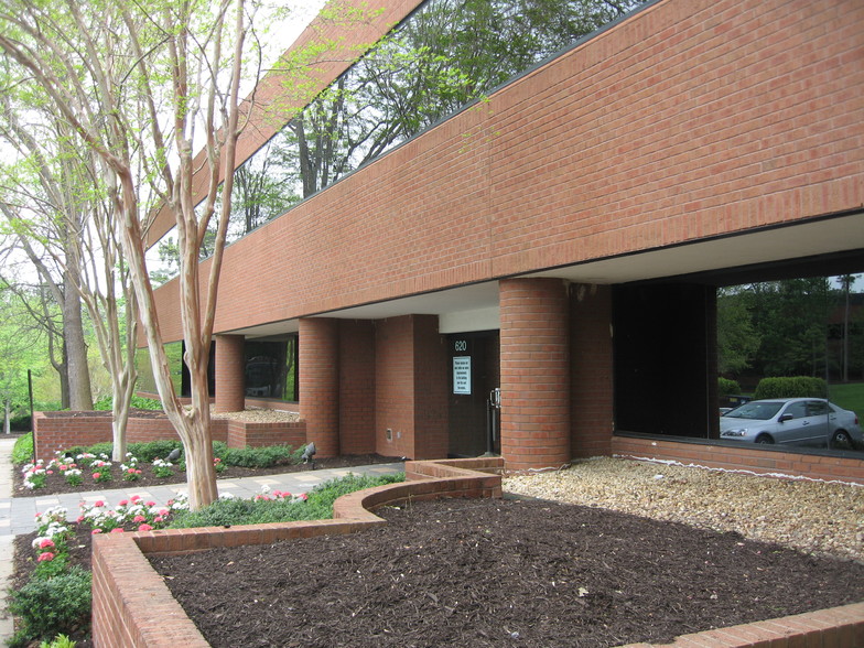 620 Moorefield Park Dr, Richmond, VA for lease - Building Photo - Image 3 of 16