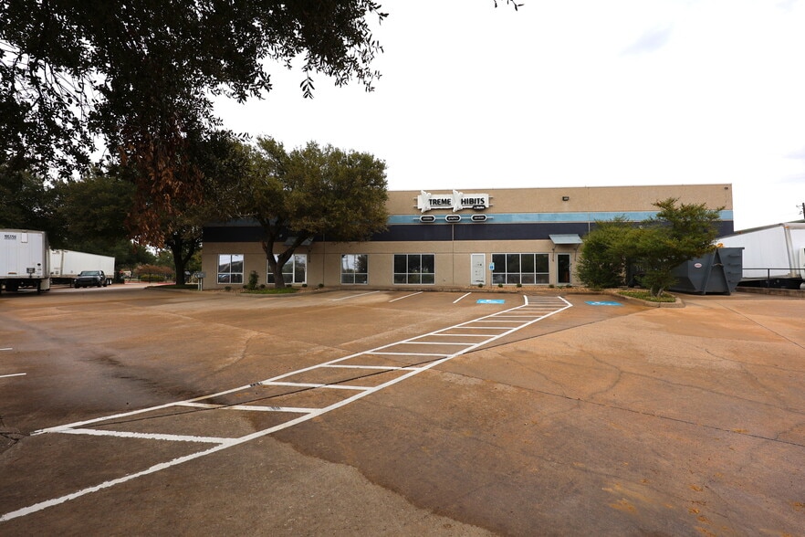 9201 Metric Blvd, Austin, TX for lease - Building Photo - Image 1 of 14