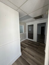 2502 2nd St, Fort Myers, FL for lease Interior Photo- Image 1 of 5