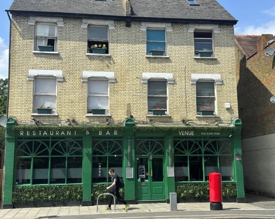 90-92 Ewell Rd, Surbiton for lease - Primary Photo - Image 1 of 4